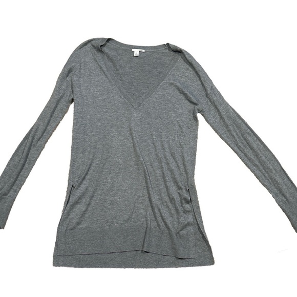 Halogen V-neck Cashmere Gray Long Sleeve Pullover lightweight Sweater size: S - Picture 1 of 7